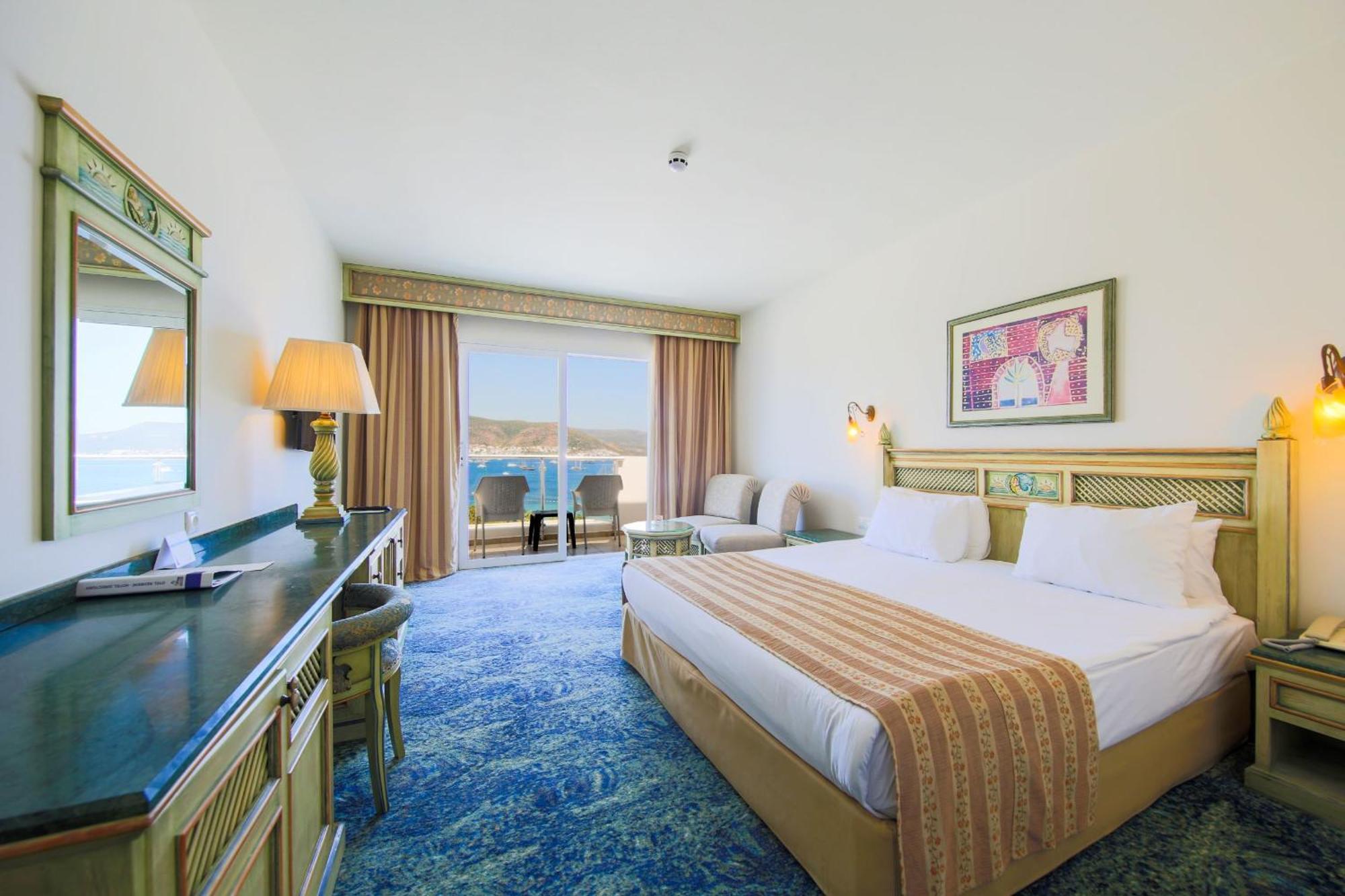 Double or Twin Room Sea View