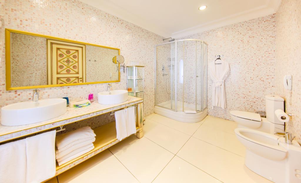 Penthouse Suite